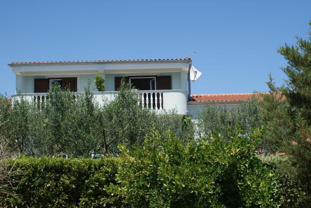 Apartments Jurjevic Petrcane Exterior photo