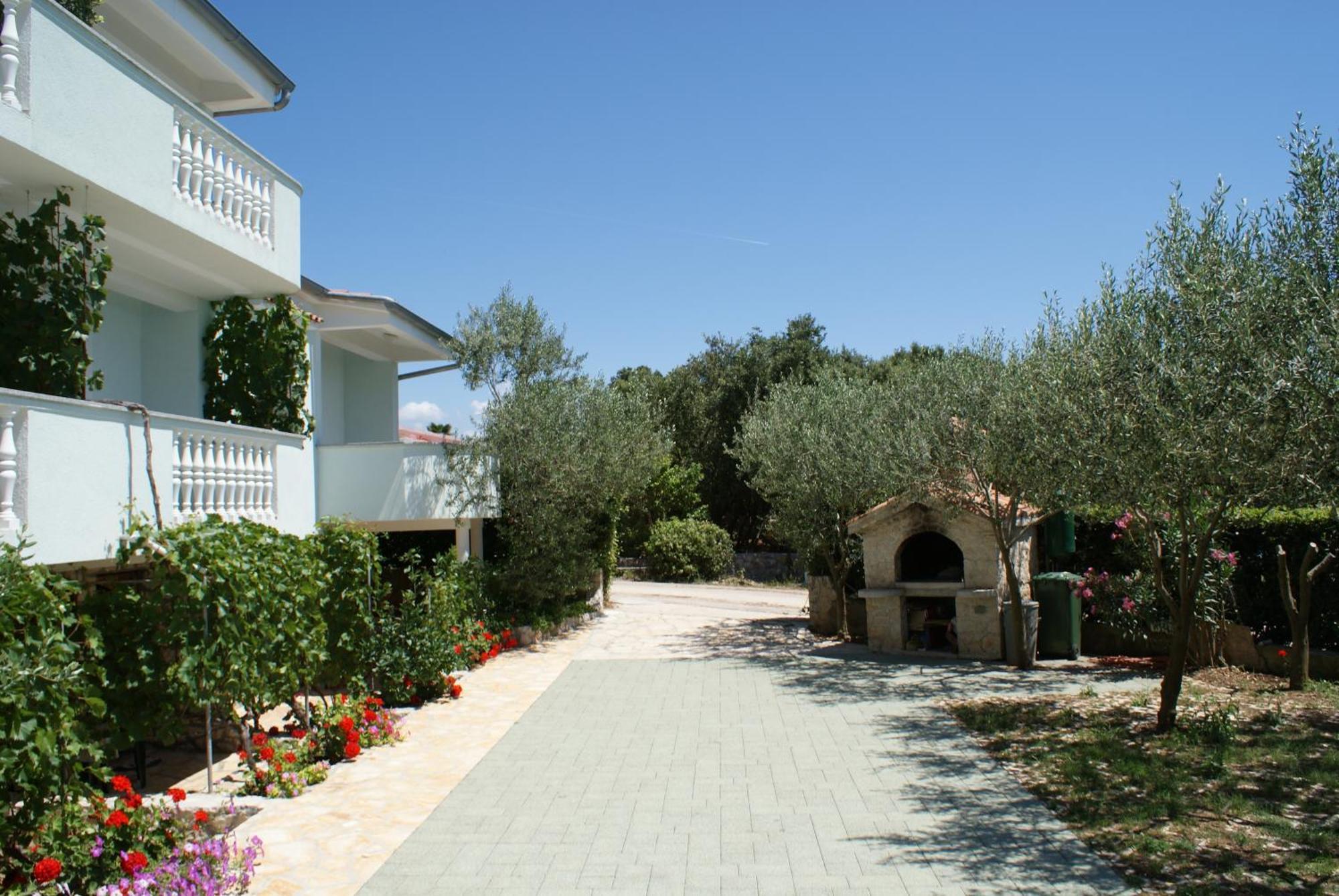 Apartments Jurjevic Petrcane Exterior photo